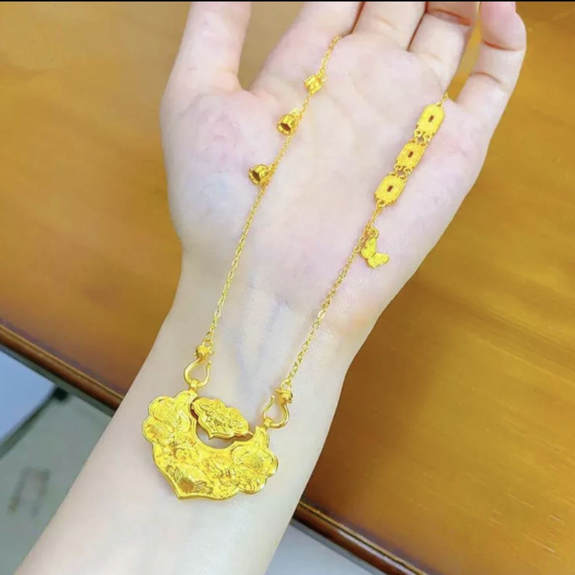 铜合金项链 新中式双鱼锦鲤平安锁吊坠项链铃兰花双钩链女送礼