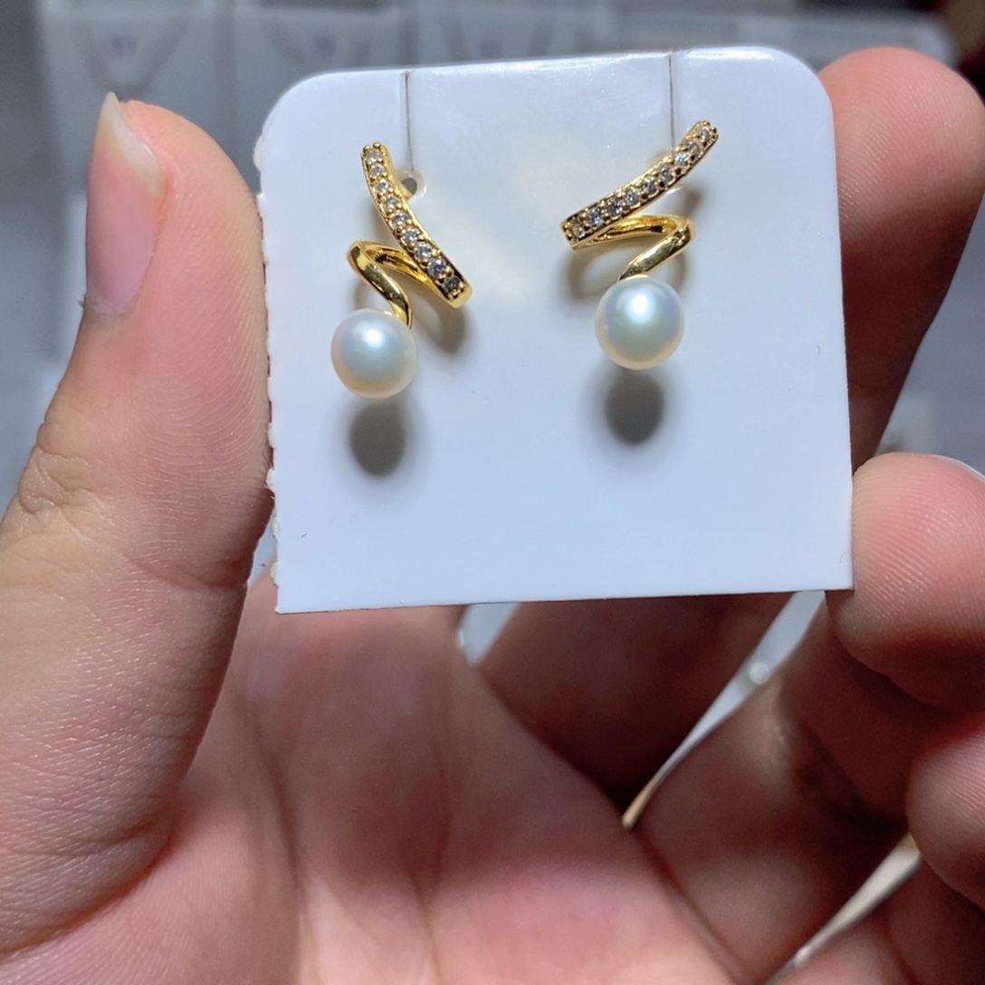 淡水珍珠银S925镶嵌耳饰