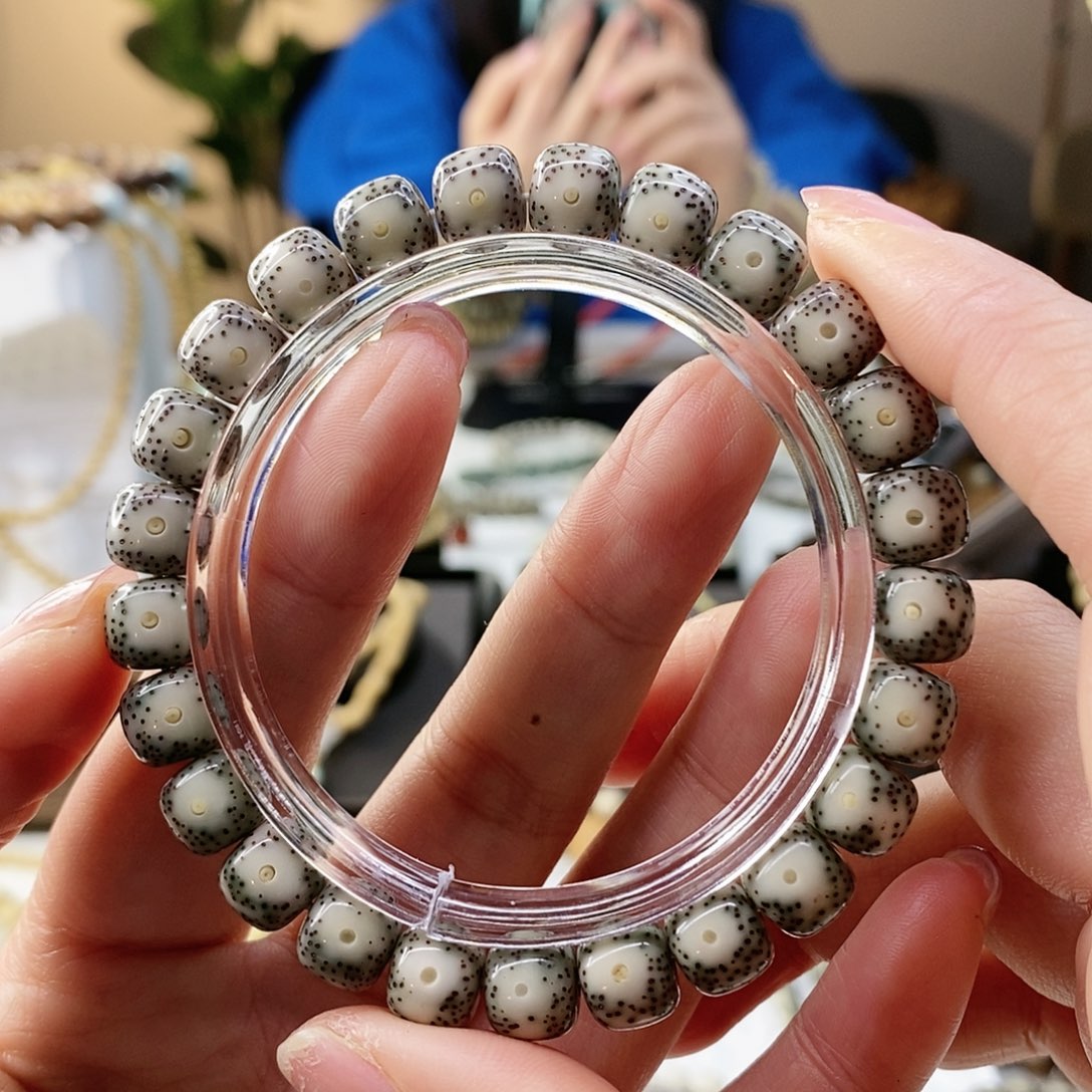 星月菩提手串卡9灰包白大眼睛