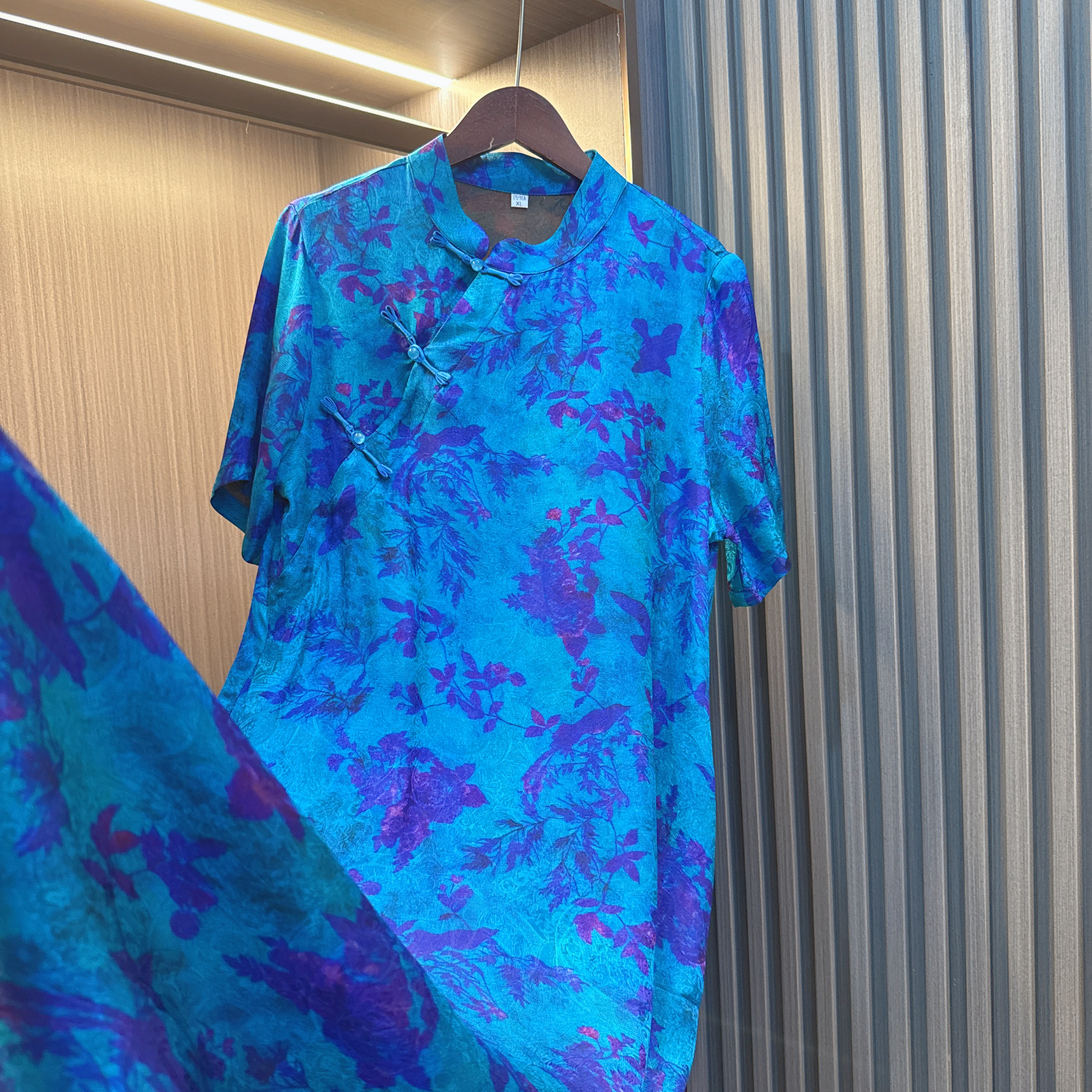 芷兰-高级感新中式旗袍连衣裙设计感小众显瘦复古提花国风连衣裙