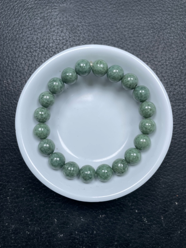 天然翡翠A货、尺寸约9.7mm、1串20颗、28元
