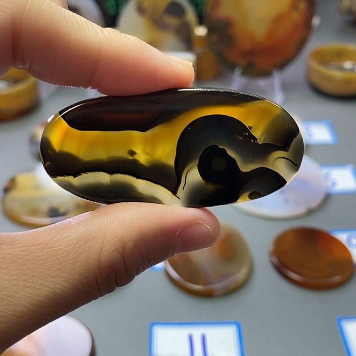 玛瑙/玉髓未镶嵌珠宝半成品129