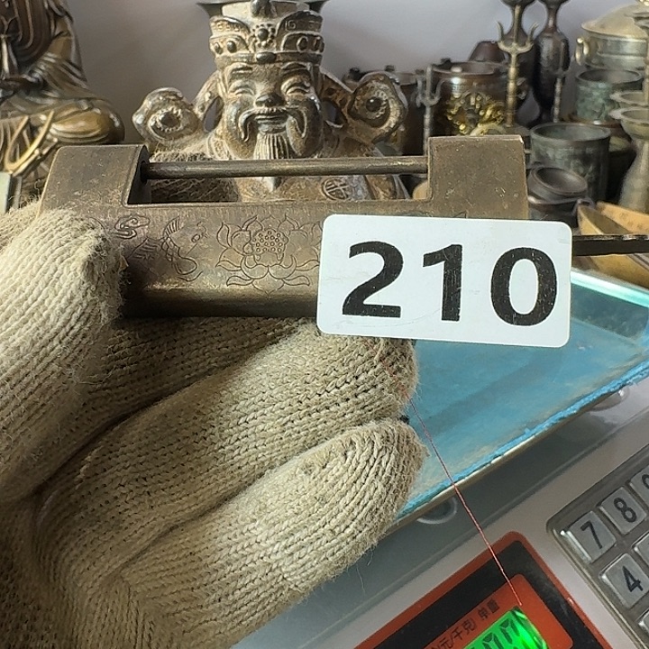 随***意闪电购铜摆件工艺品210