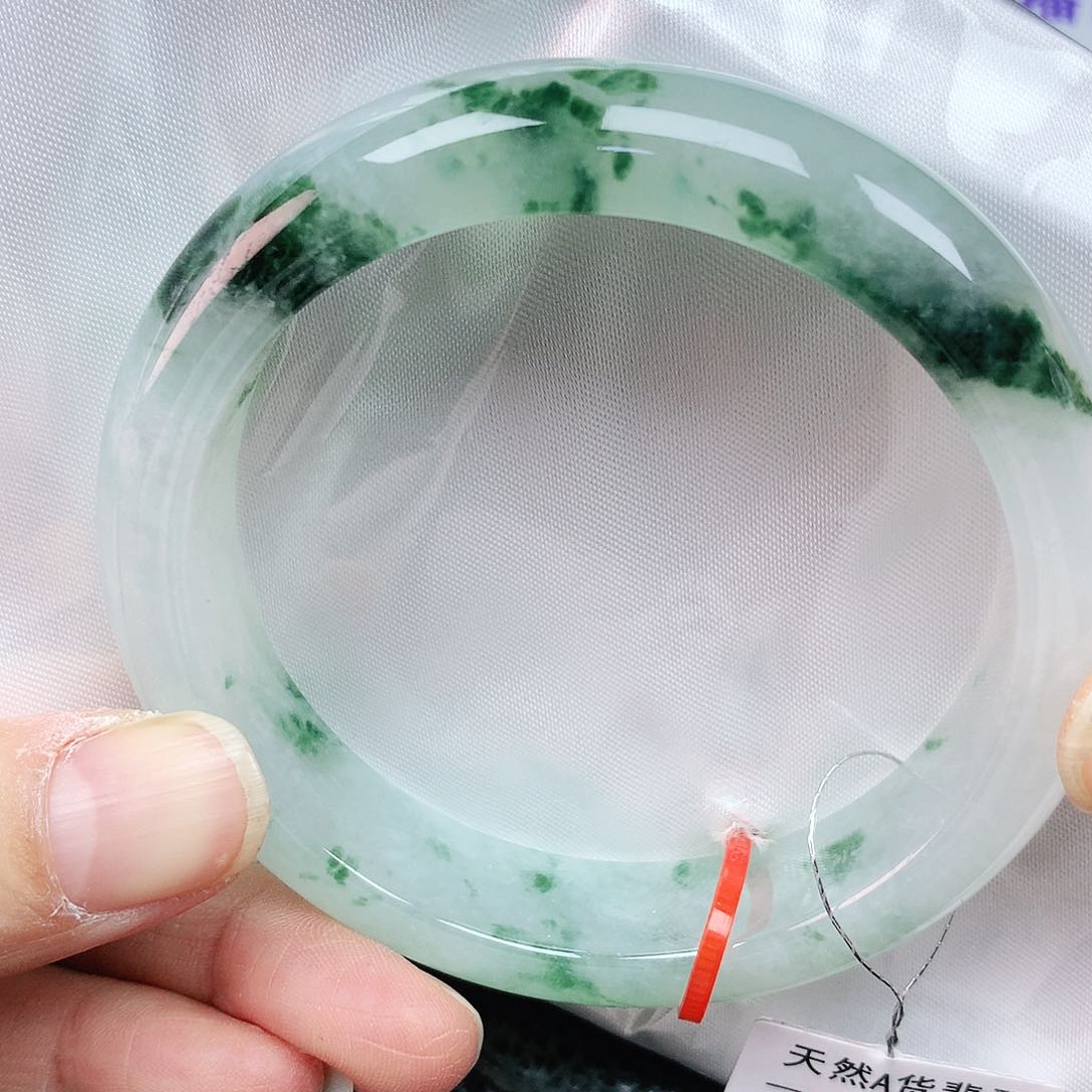翡翠手镯未镶嵌56+圈
