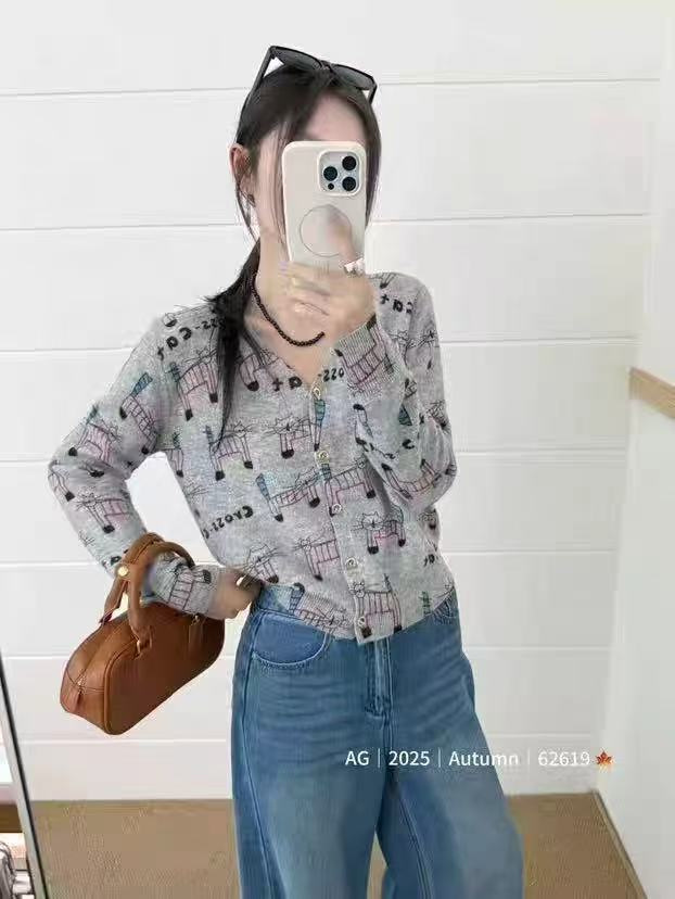 7032【臻炫女装】新款设计卡通猫V领时尚百搭韩系长袖开衫上衣