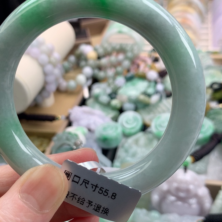 翡翠未镶嵌手镯吊坠