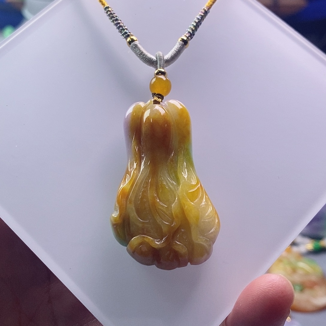 翡翠未镶嵌吊坠(赠链)