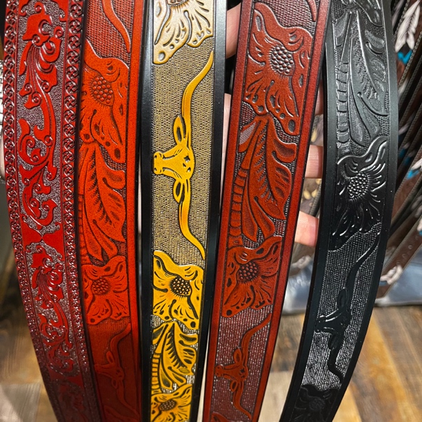 西部牛仔皮带男女款压花牛头