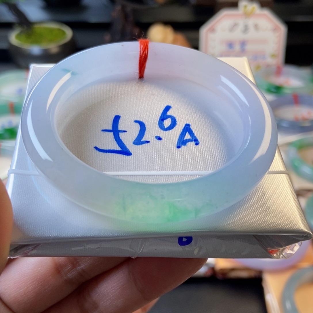 翡翠未镶嵌手镯22冰胶飘冰绿圆条