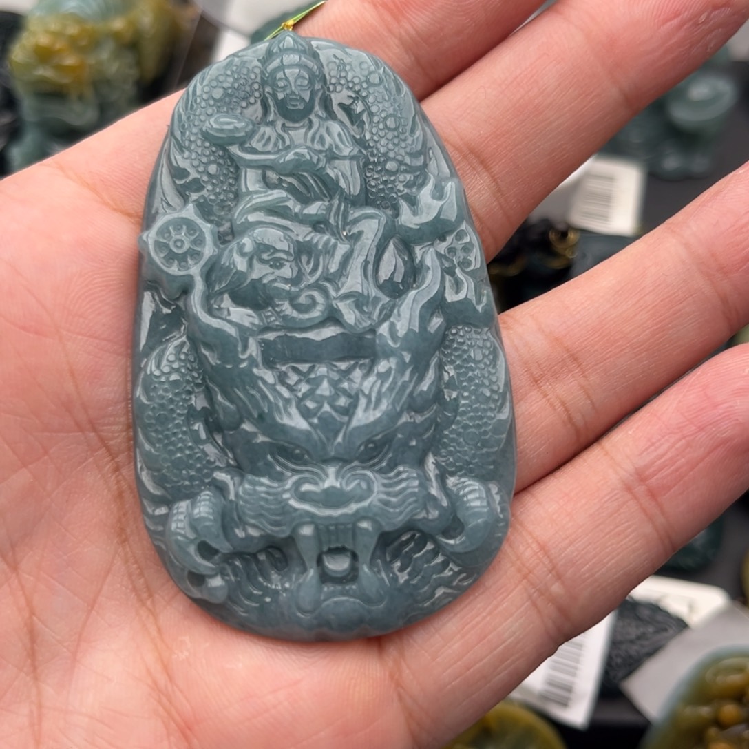 翡翠未镶嵌颈饰普贤