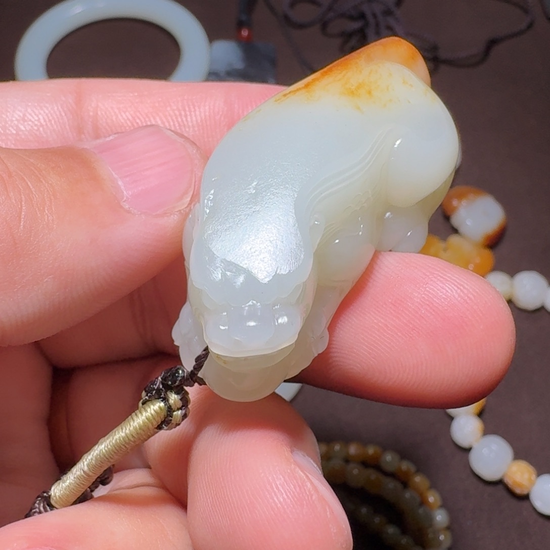 和田玉颈饰未镶嵌