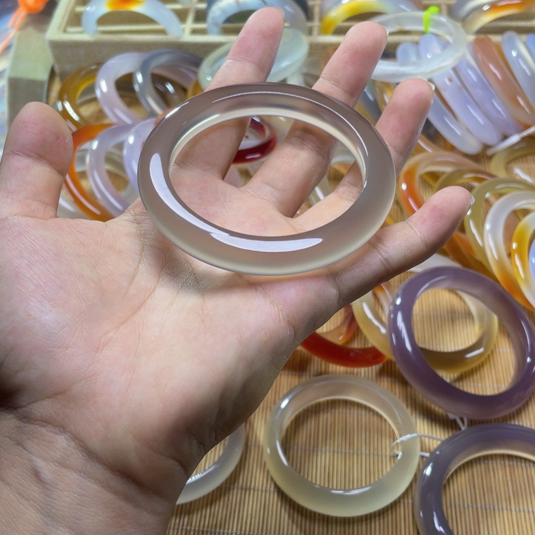 玛瑙/玉髓手镯未镶嵌