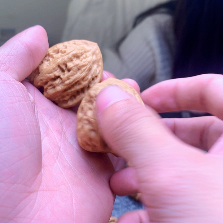 文玩核桃吊坠赤龙鸡心