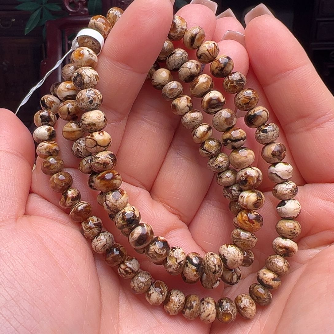 琥珀裸石未镶嵌H****n抚顺琥珀20385。7m m