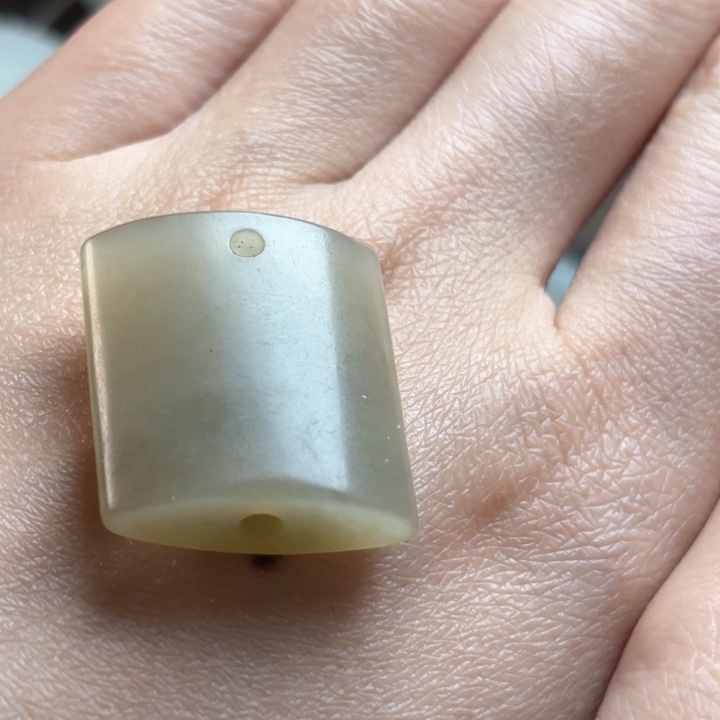 和田玉挂件未镶嵌海**飞