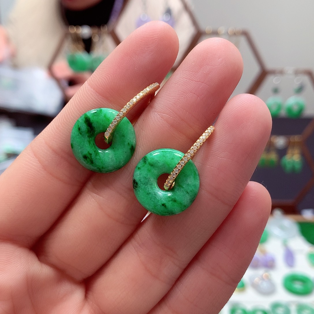 翡翠耳饰未镶嵌天然翡翠