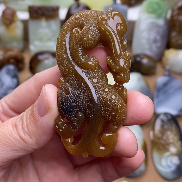 和田玉未镶嵌颈饰