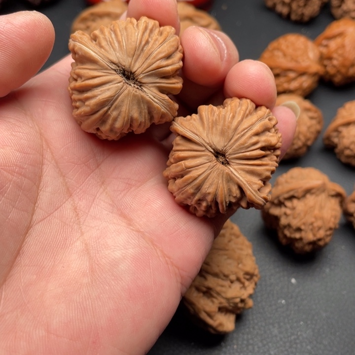 文玩核桃把件平谷楼