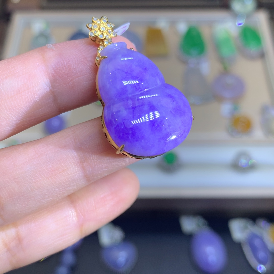 翡翠18K金镶嵌颈饰翡翠