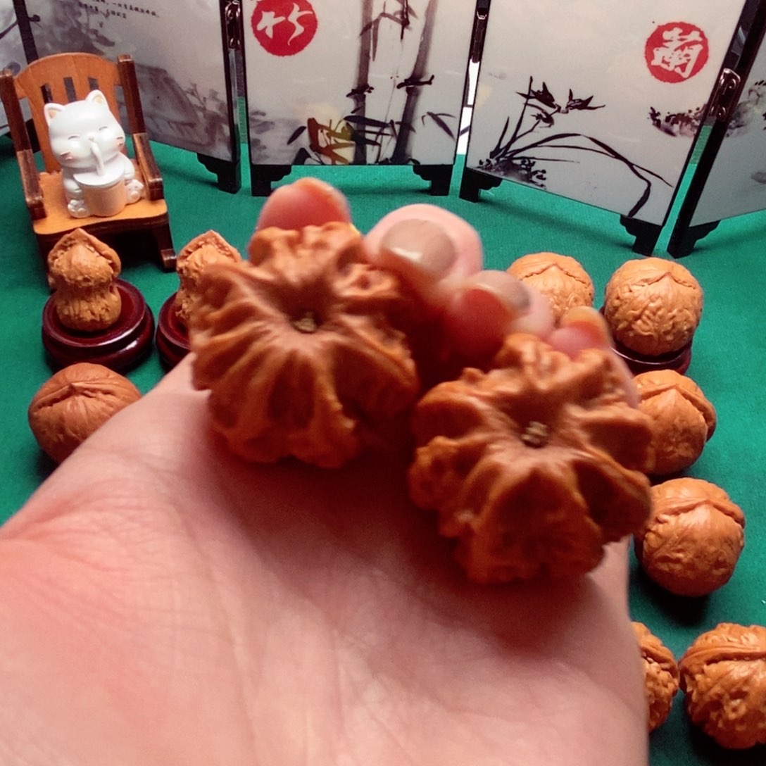 文玩核桃吊坠霸王龙