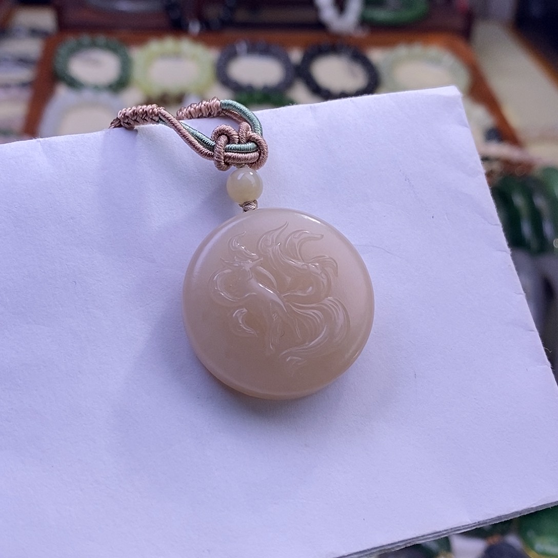 颈饰未镶嵌和田玉浓藕粉红粉凤九牌