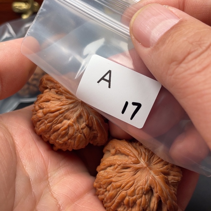 文玩核桃吊坠西****贼磨盘43