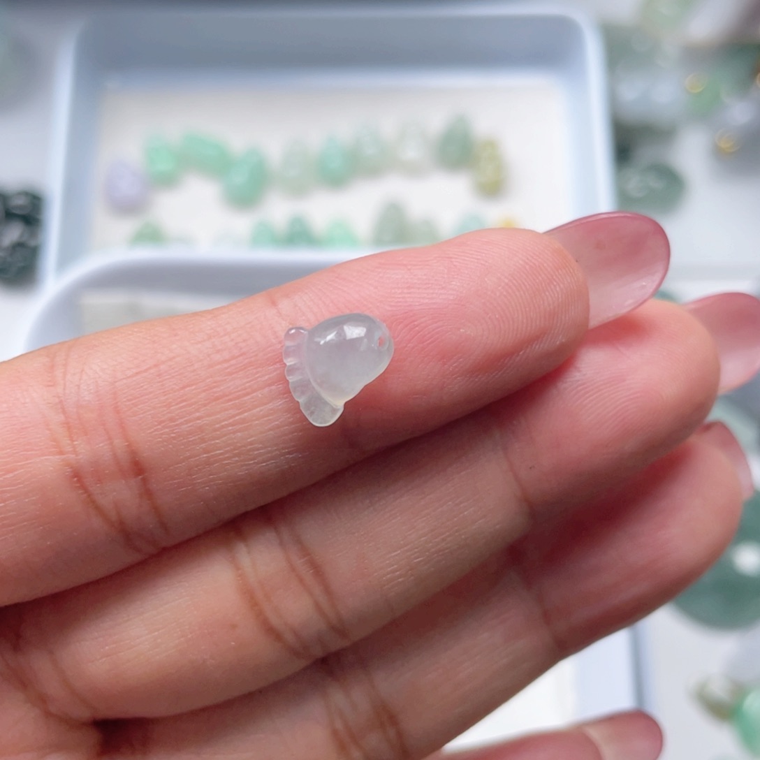 翡翠未镶嵌颈饰666667766667