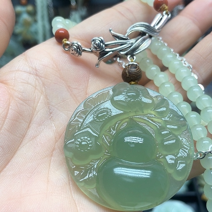 未镶嵌蛇纹石玉颈饰