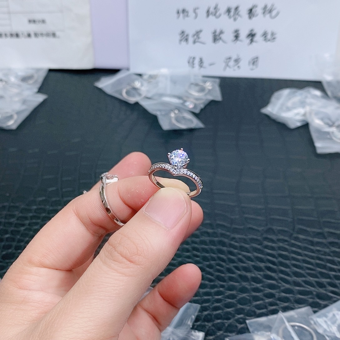 合成碳硅石925银珂莱蒂1克拉15码