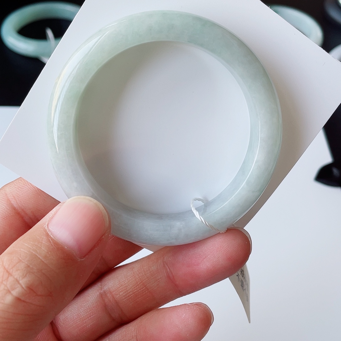 翡翠未镶嵌手镯541