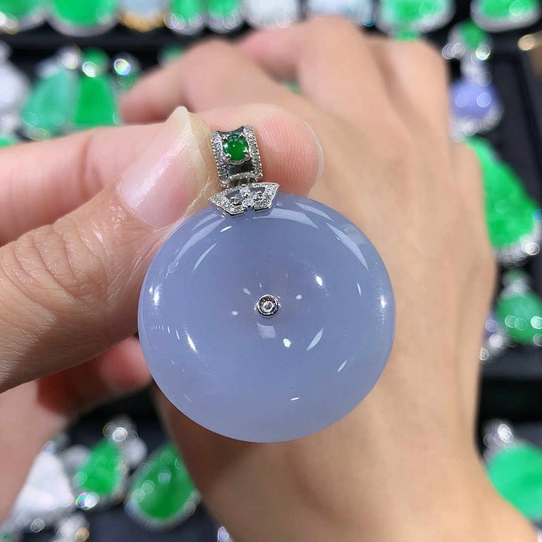 翡翠18K金镶嵌颈饰