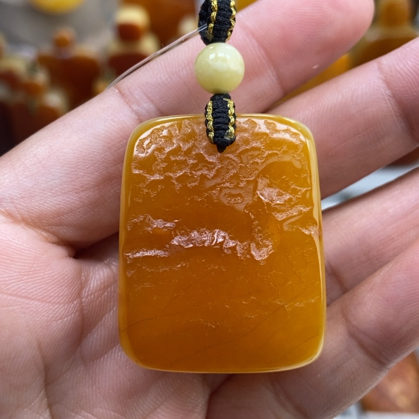 【闪购商品】琥珀颈饰未镶嵌