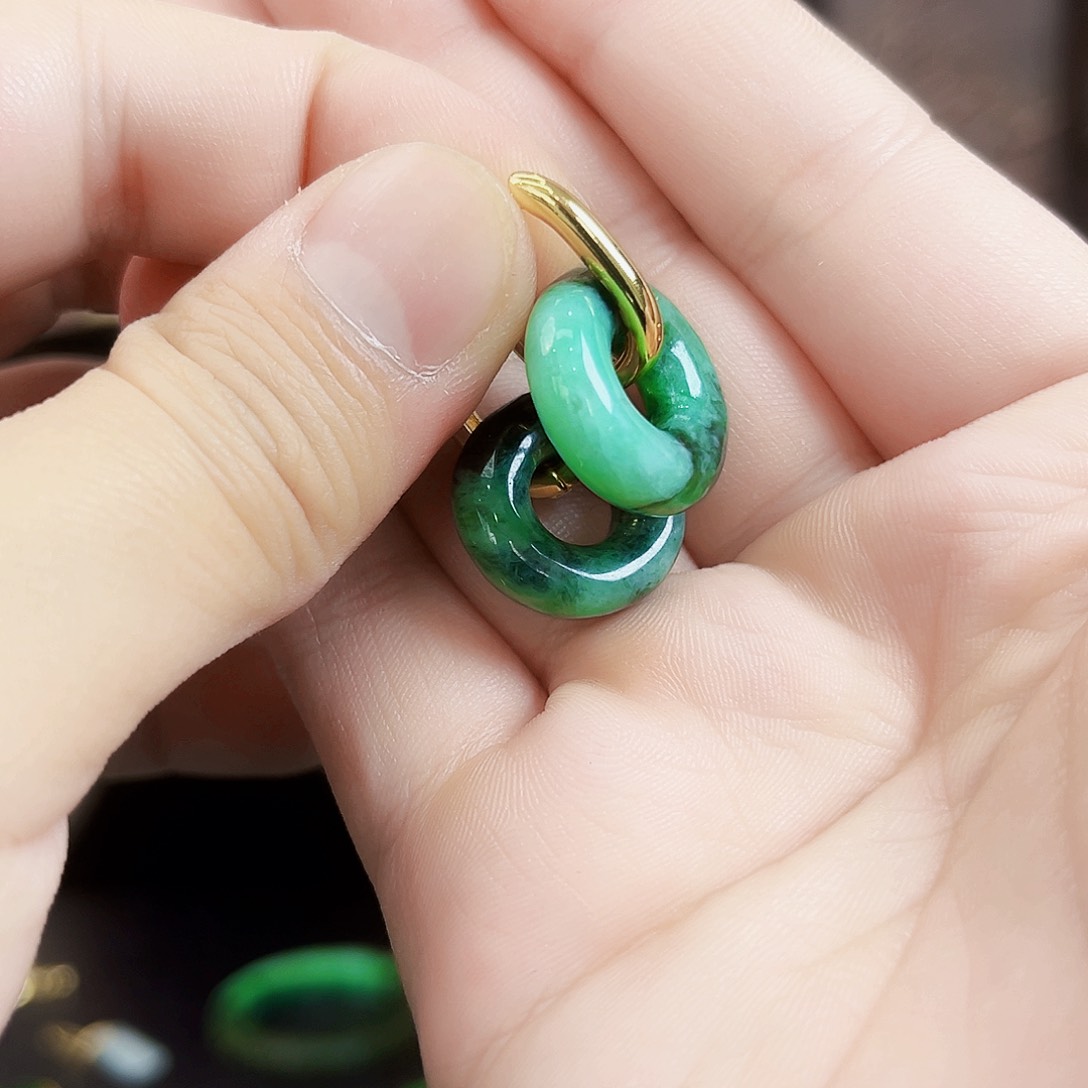 翡翠未镶嵌颈饰多样性发货
