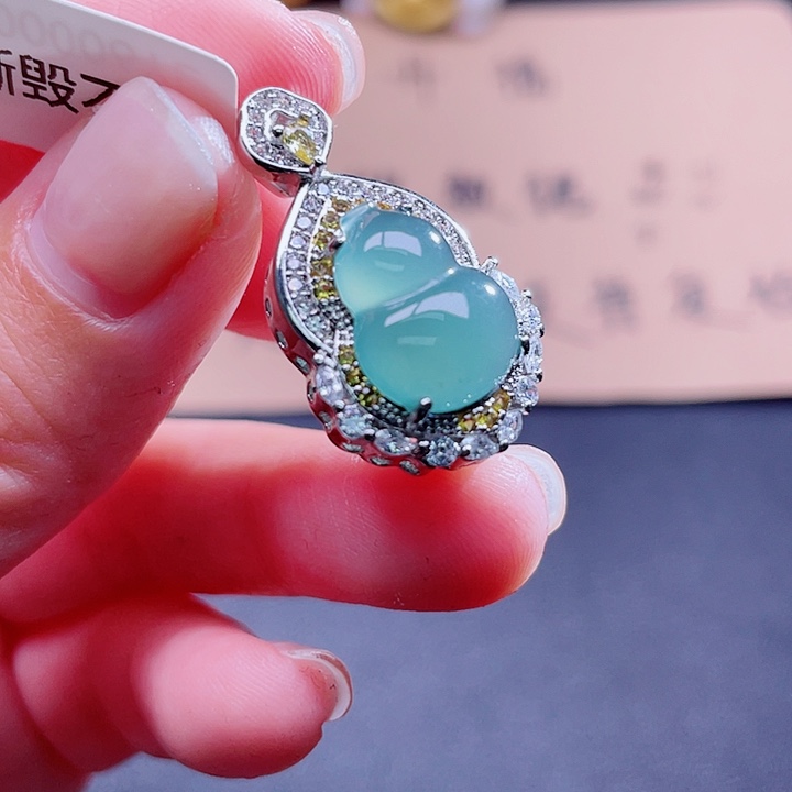 翡翠吊坠(不含链)未镶嵌
