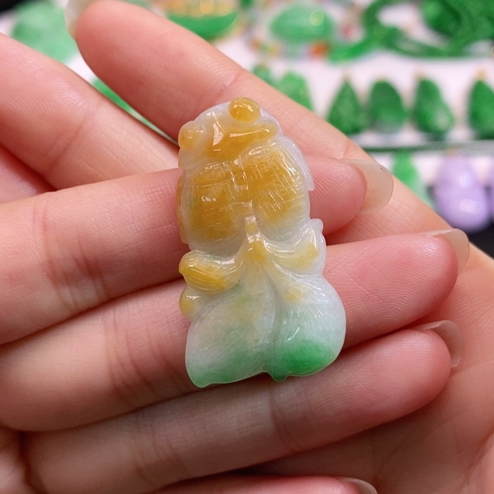 颈饰未镶嵌翡翠吊坠