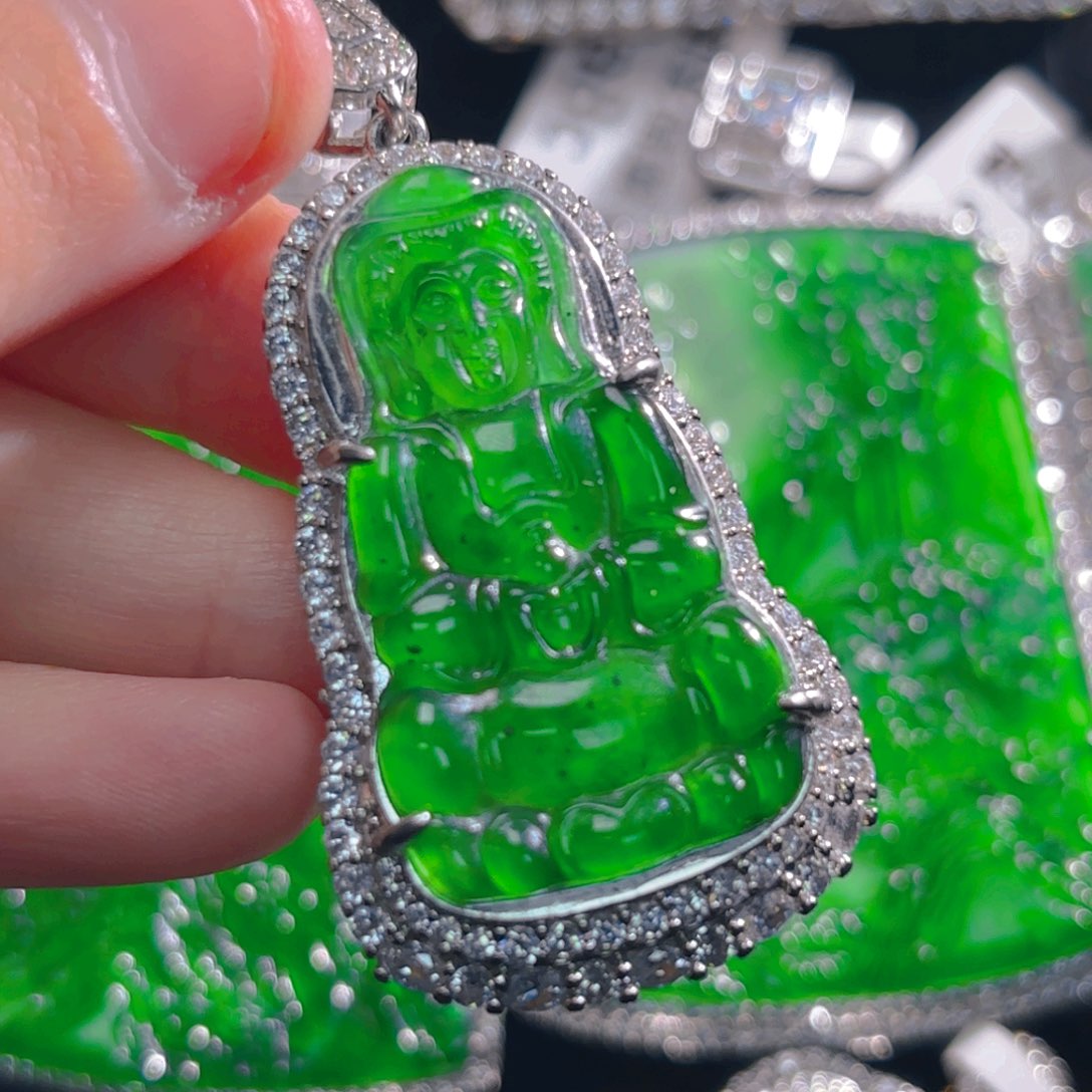 翡翠颈饰未镶嵌观音