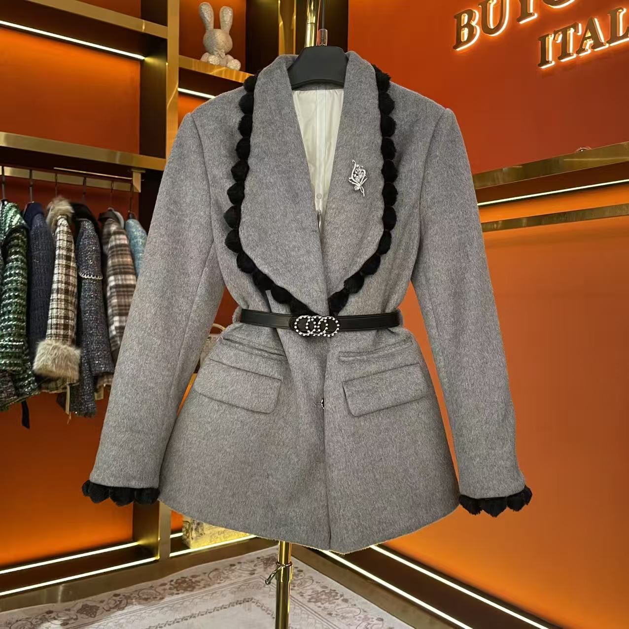 【桃子】秋冬气质收腰时尚设计师羽绒服 Y900