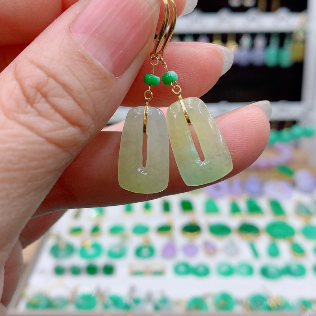 翡翠耳饰18K金镶嵌的