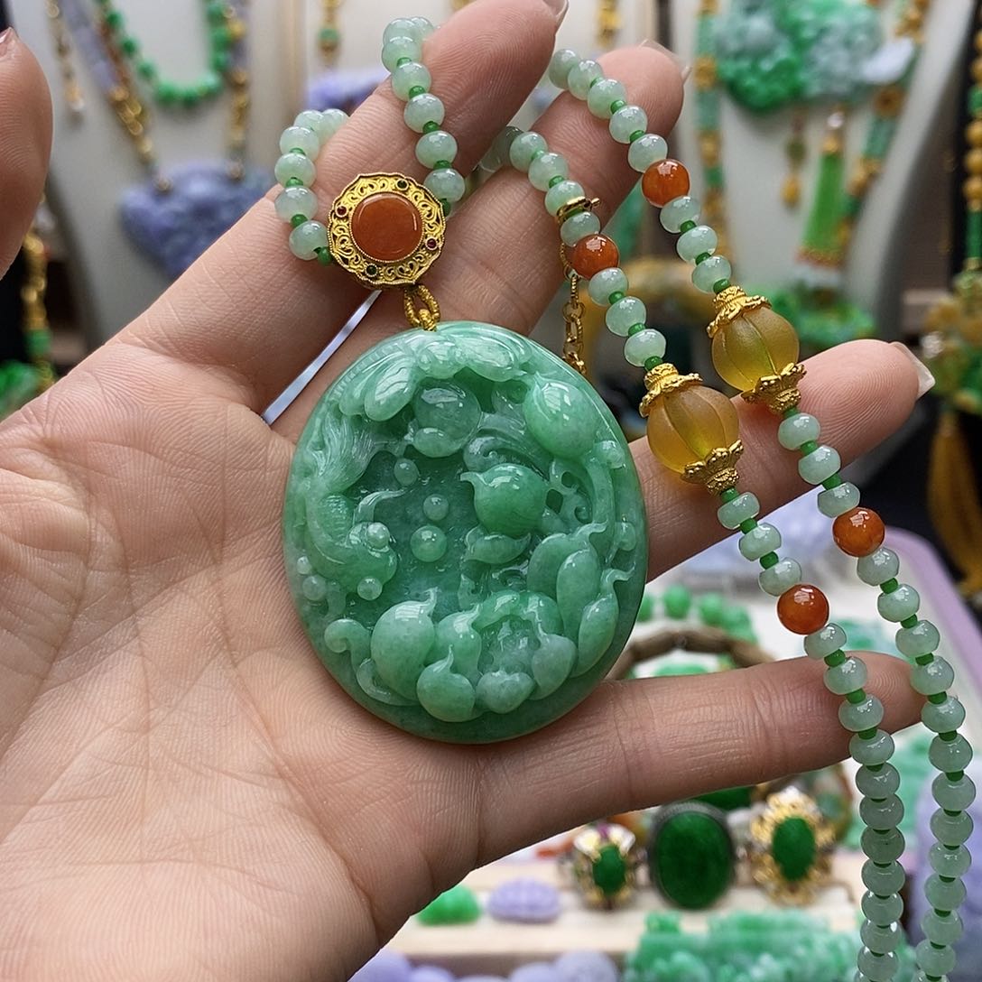 翡翠未镶嵌颈饰天然