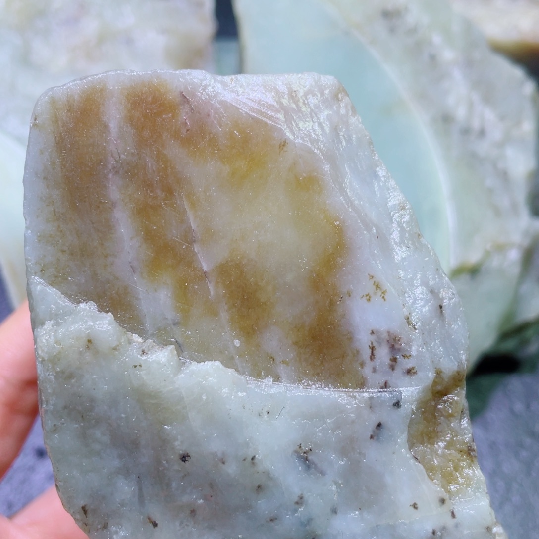 和田玉未镶嵌珠宝半成品