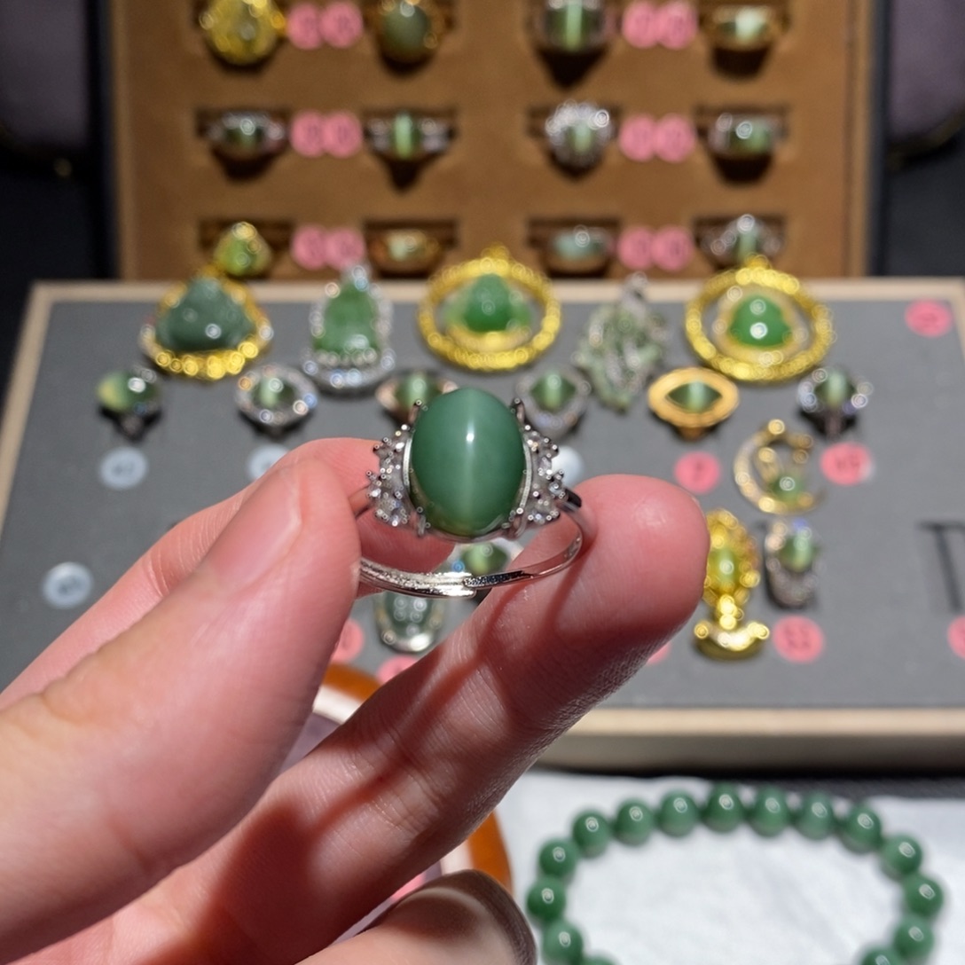 和田玉未镶嵌戒指