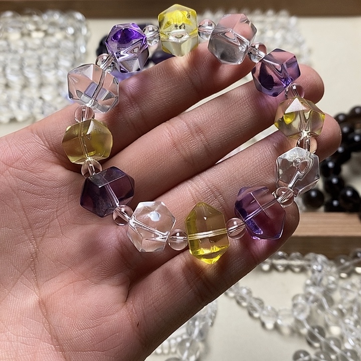 非金属卡19mm黄白紫双尖手串 