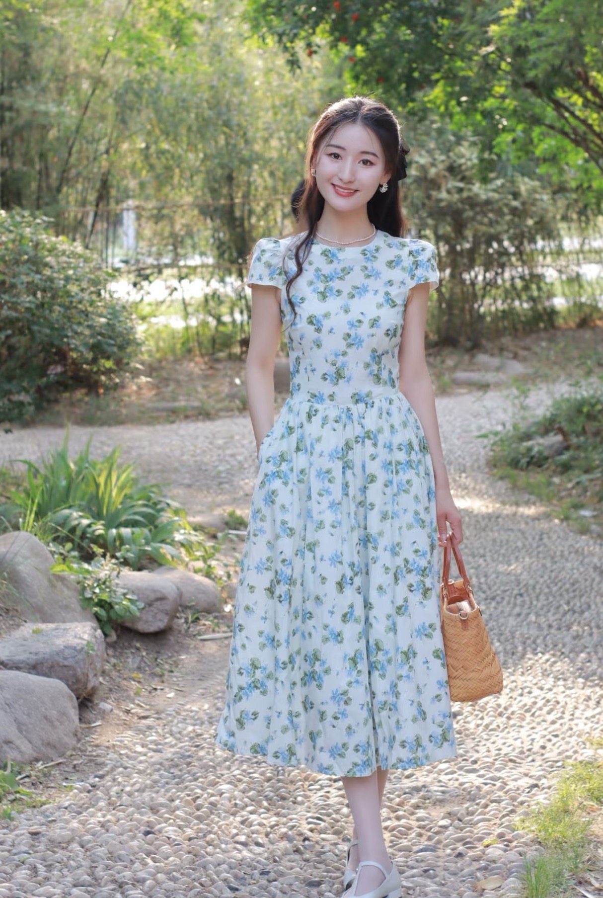 301-400 碎花连衣裙侧拉v领茶歇印花裙中裙法式夏季