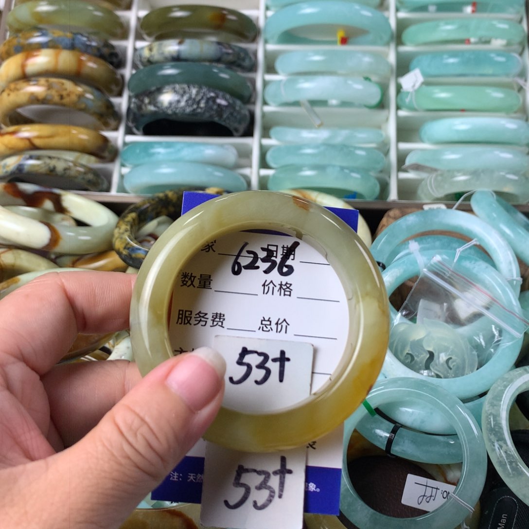 蛇纹石玉手镯未镶嵌6236