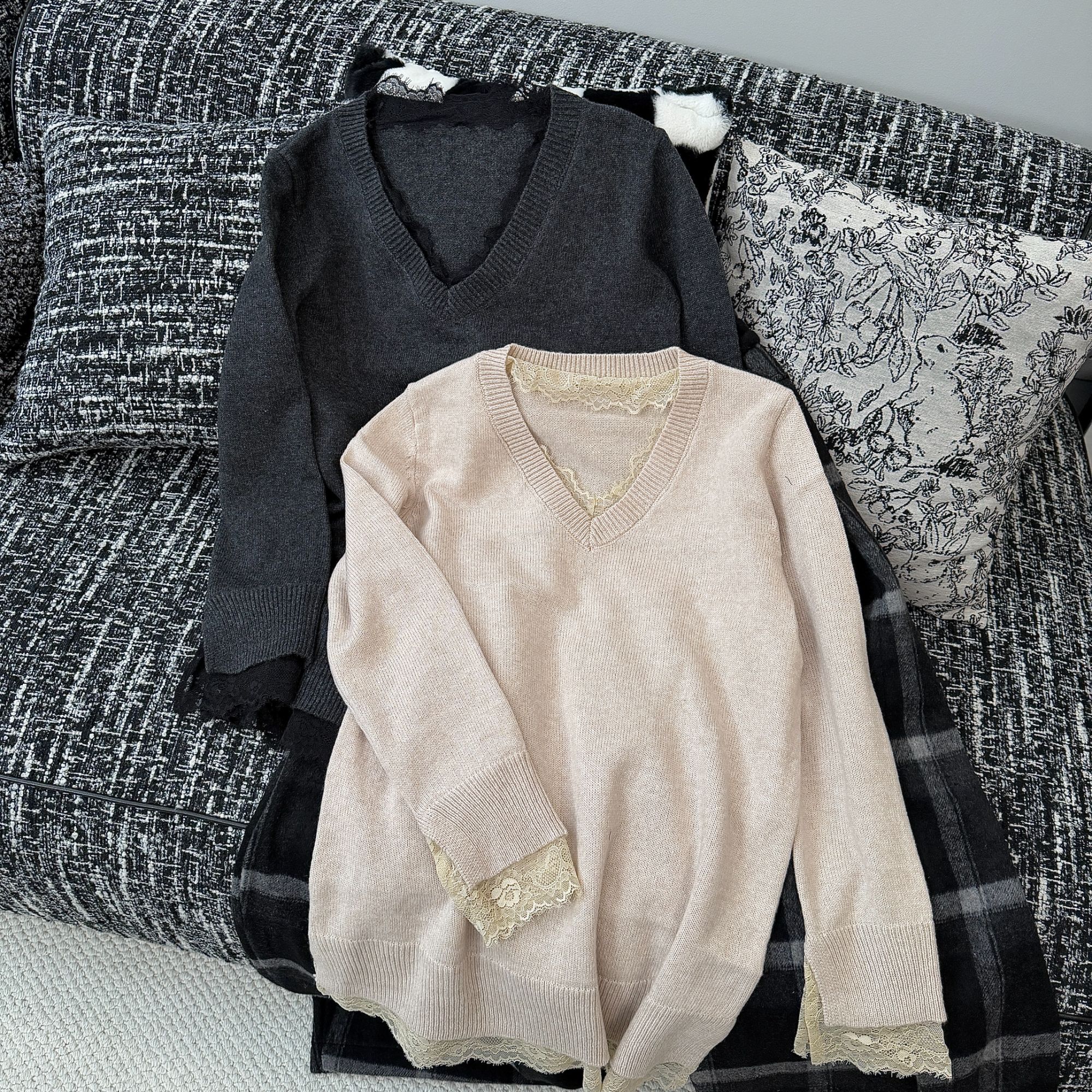 胡贰样微胖大码韩国浣熊绒V领蕾丝针织衫12575