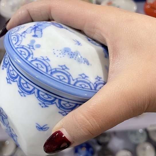 野*头瓷器和陶瓷艺术作品为重点组成