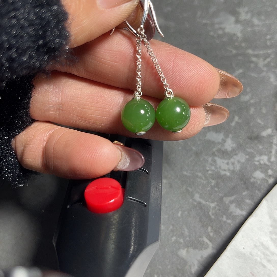 和田玉未镶嵌耳饰