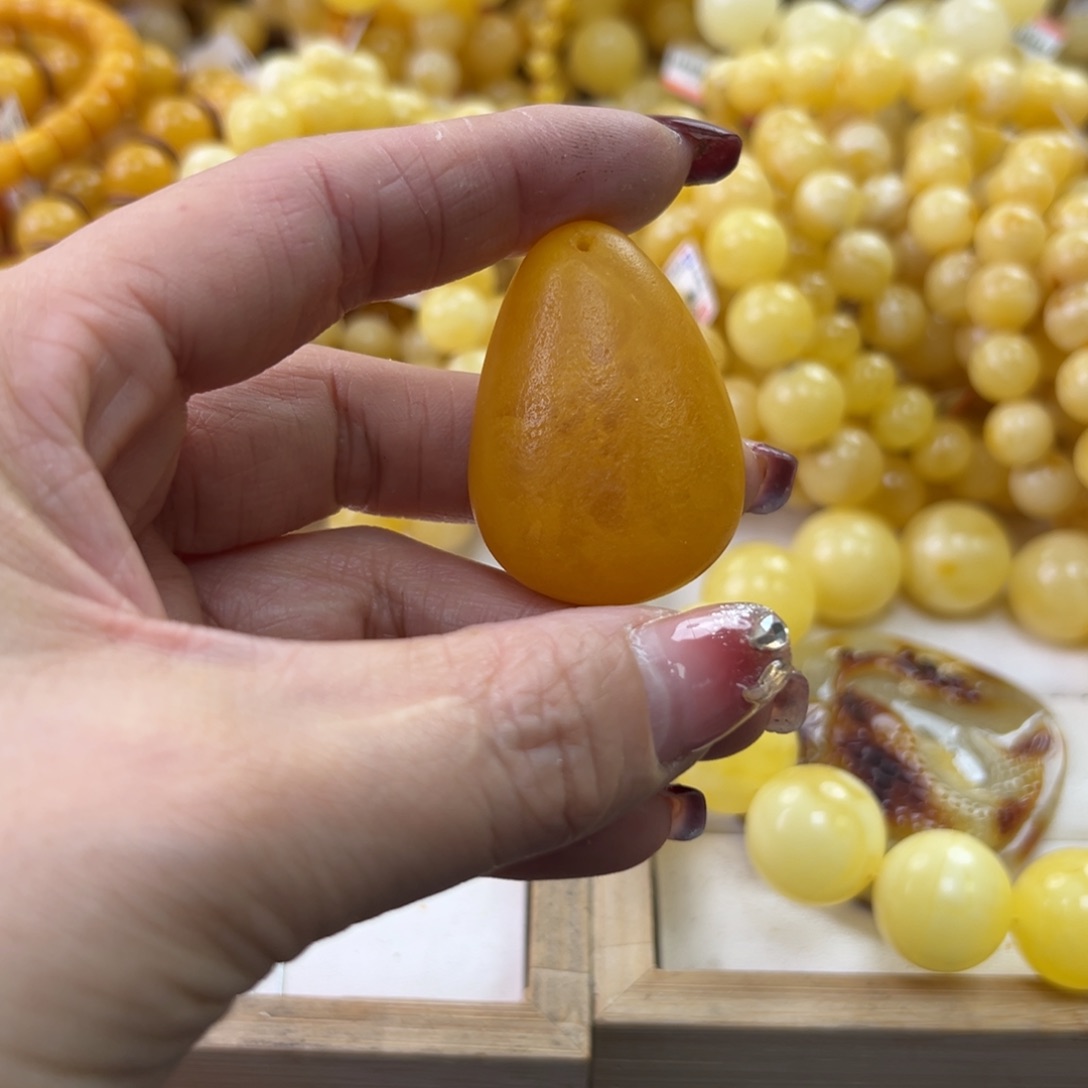 琥珀珠宝奇石未镶嵌