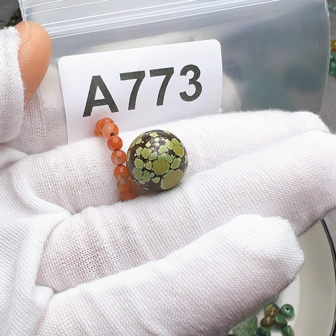 张***萤南红玛瑙未镶嵌珠宝奇石