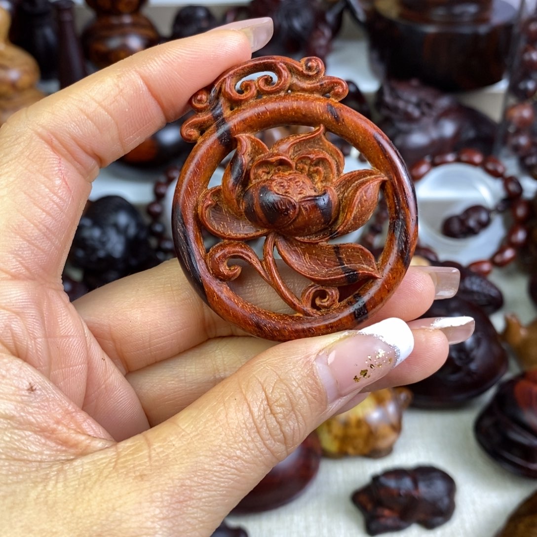 ℳ***ゝ木印度小叶紫檀荷花牌子